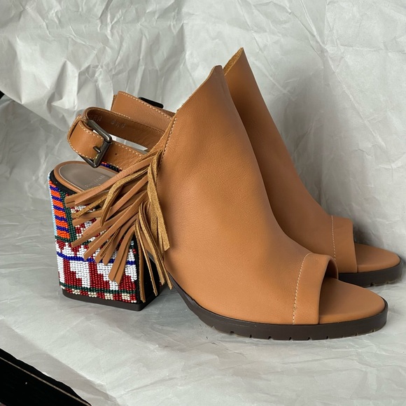 NWOT Donald J. Pliner OMARA Donald & Lisa Signature Beaded Block Heels Size 8.5 - Picture 5 of 17